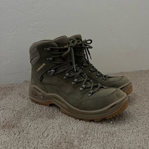 Lowa Renegade GTX Mid Hiking Boots